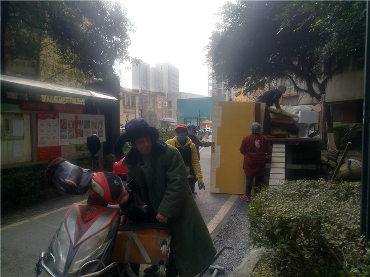 成都成華區(qū)東郊紅楓嶺二期家裝拆除圣燈路舊房翻新拆除公司